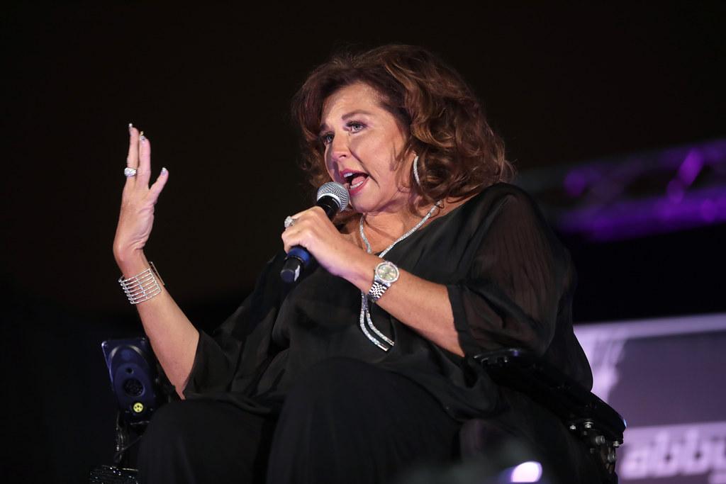 - Treatment ⁢options‌ for Abby Lee Miller's mobility ​issues