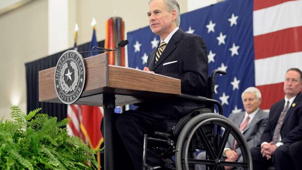 why is governor abbott in a wheelchair